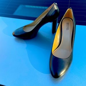 NEW Michael Kors Pumps